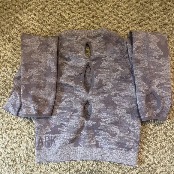 Gymshark Camo Seamless Long Sleeve Crop Top - Small - Picture 2 of 4